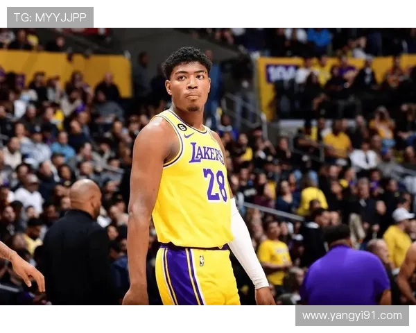 八村塁谈防守文班：强调对抗和紧贴让对手难以发挥